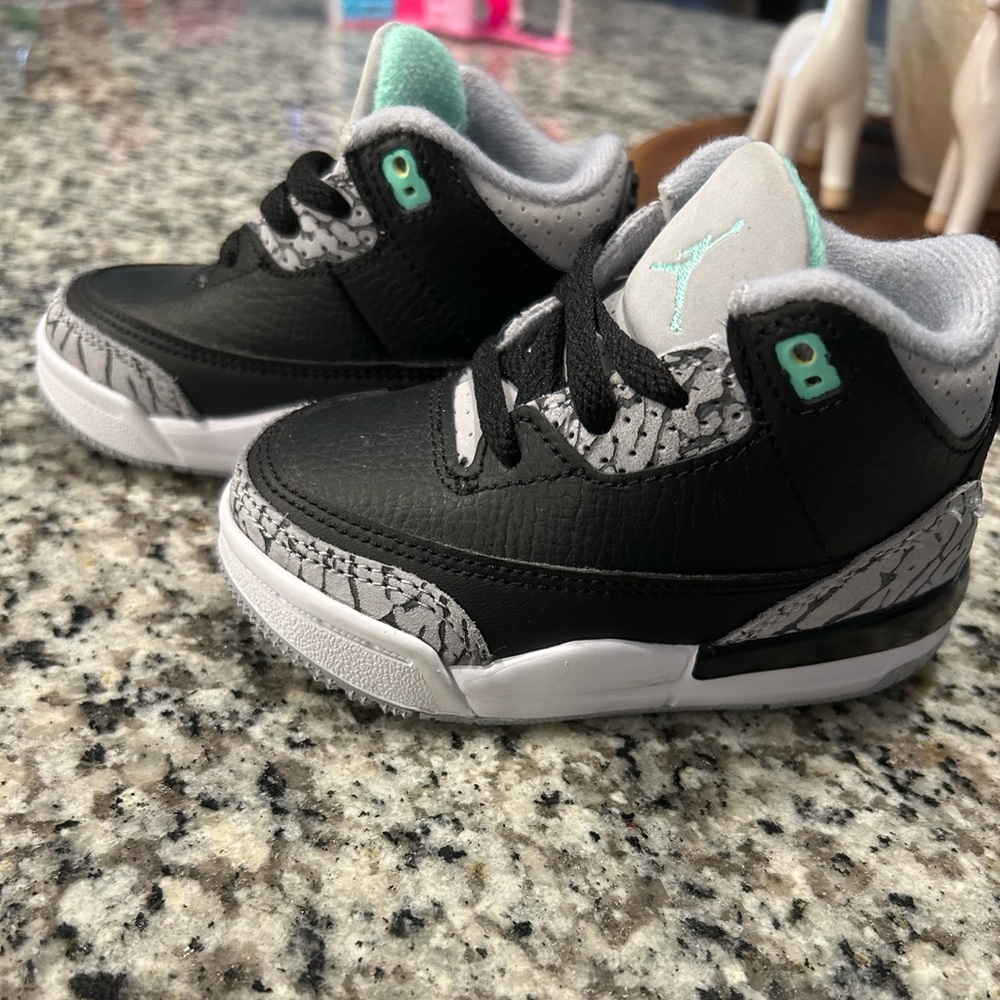 Jordan 3 Retro Green Glow